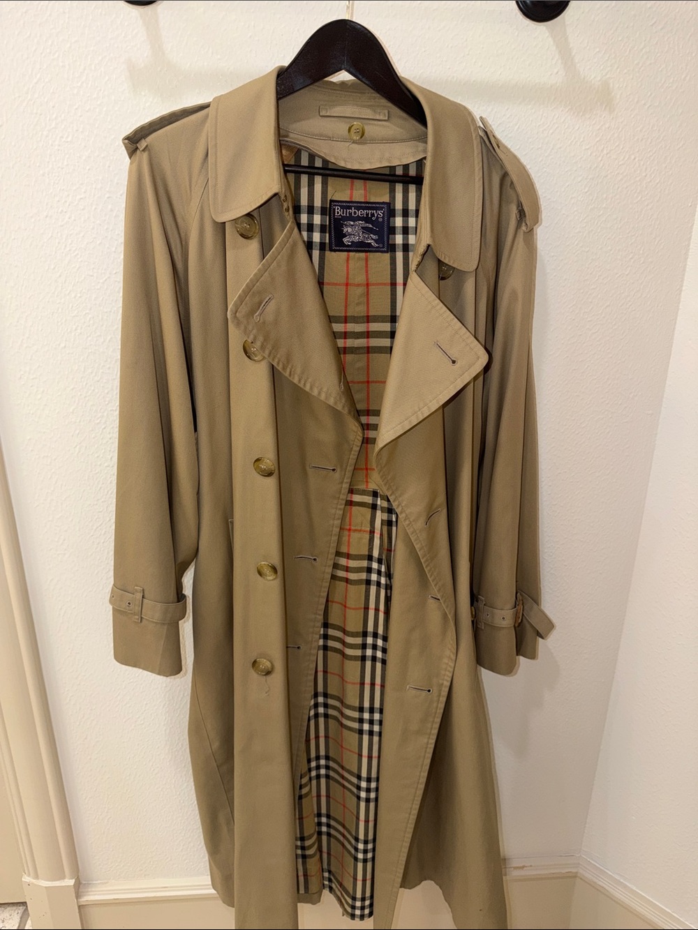 Burberry Tan Double-Breasted Trench Coat with Signature Check Lining 42R